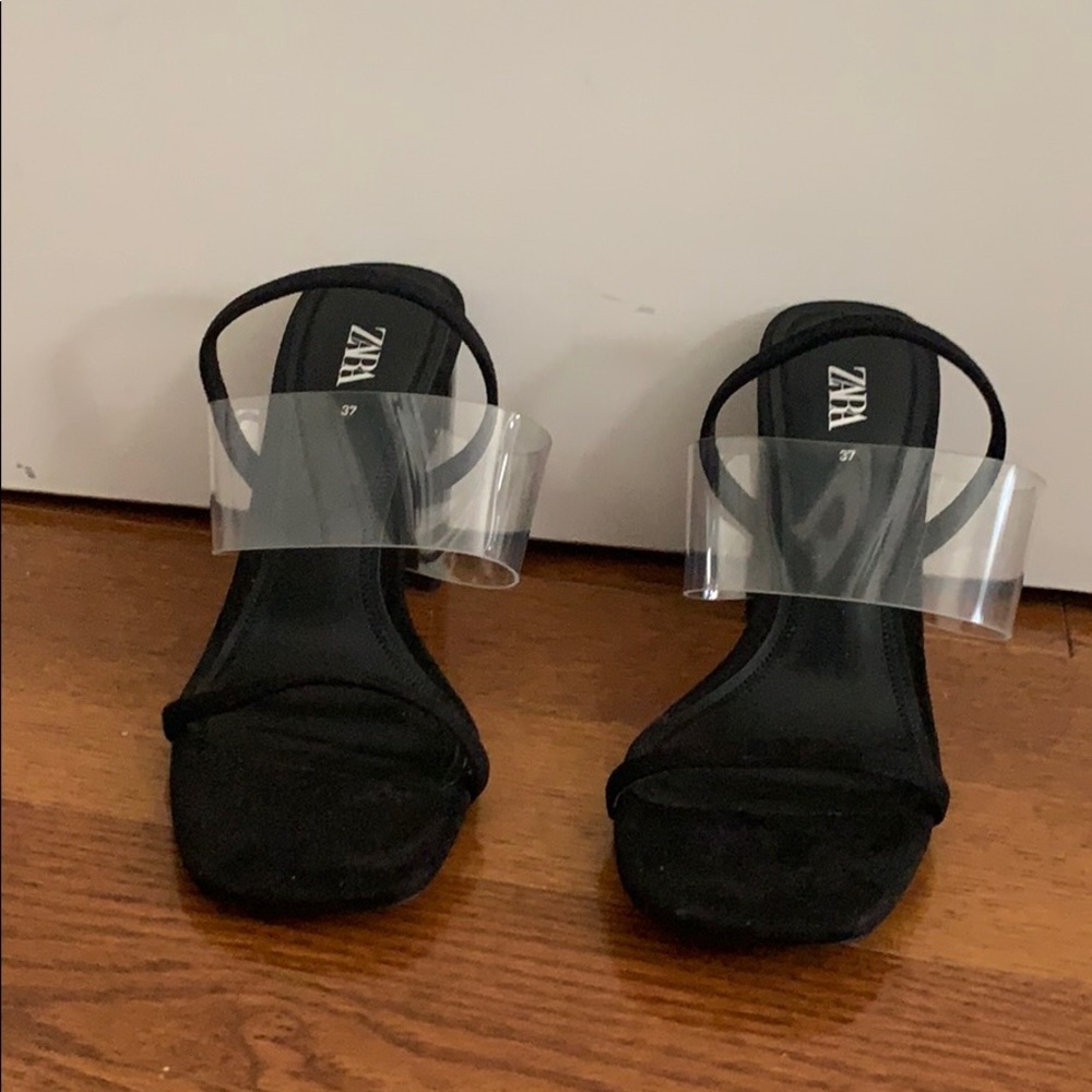 Black strappy heels - Picture 2 of 4